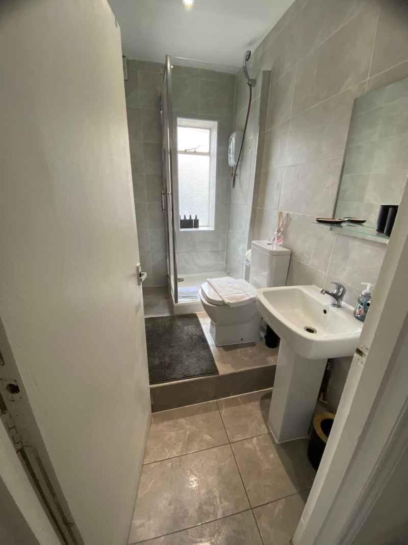 Lovely 2 Bed Flat In Soho! Londra Dış mekan fotoğraf