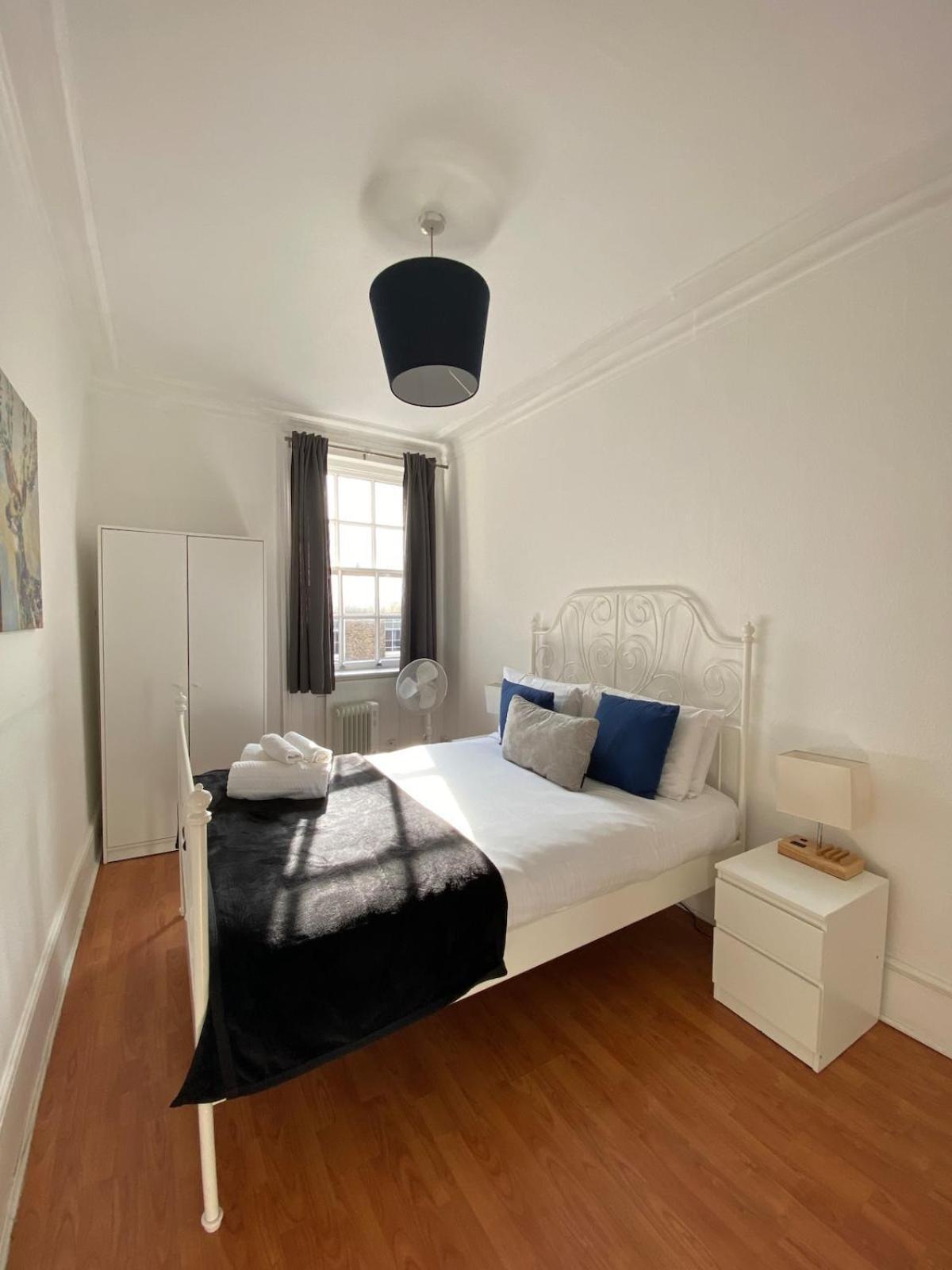 Lovely 2 Bed Flat In Soho! Londra Dış mekan fotoğraf