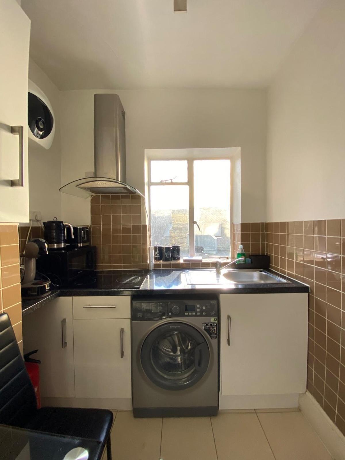 Lovely 2 Bed Flat In Soho! Londra Dış mekan fotoğraf