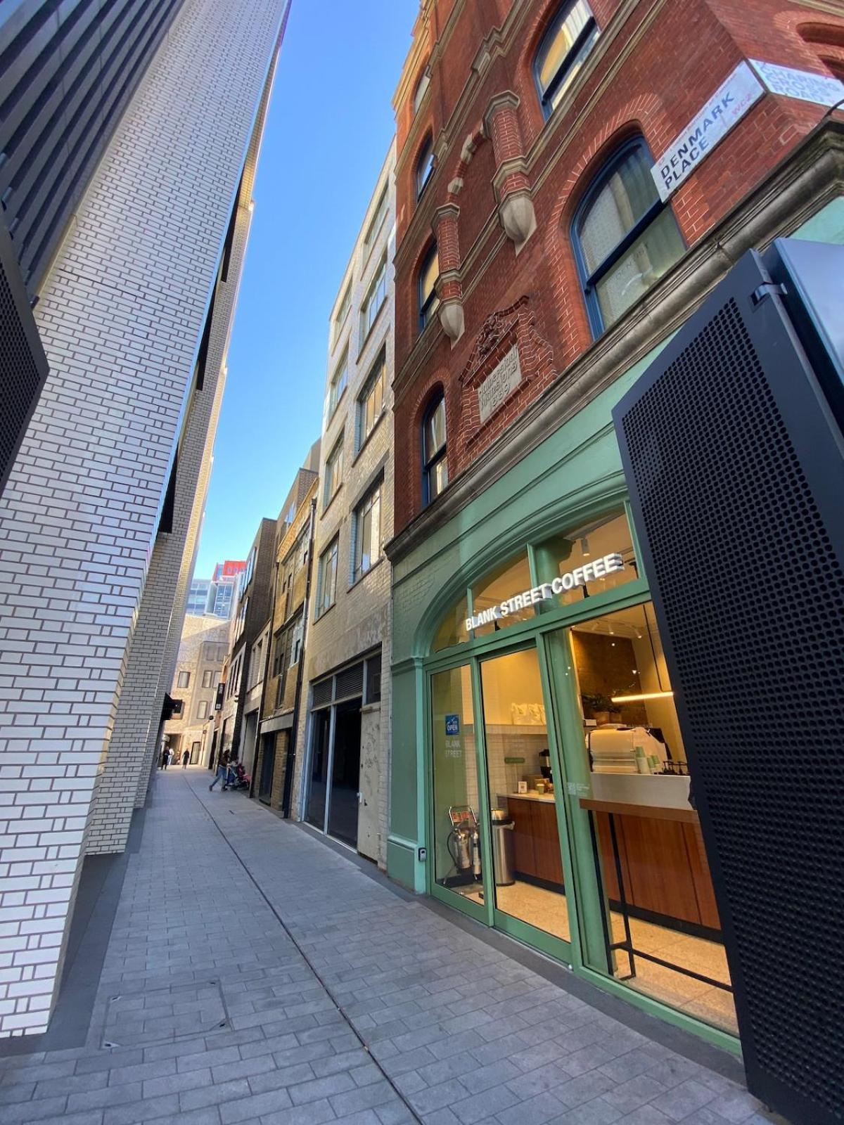 Lovely 2 Bed Flat In Soho! Londra Dış mekan fotoğraf